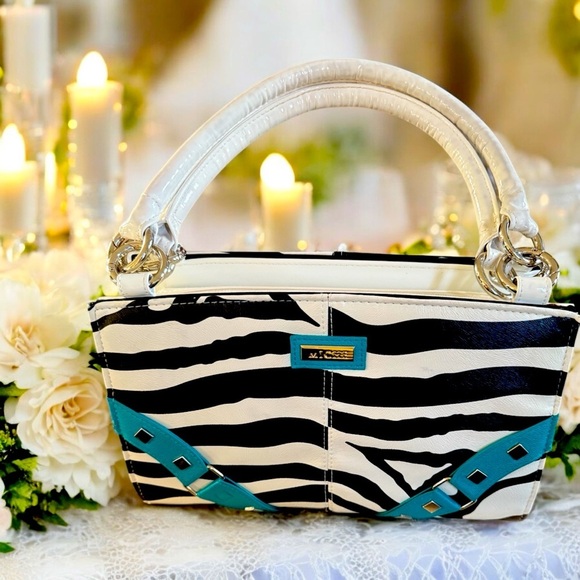 MICHE Classic Black Bag with 4 Detachable Fronts: Zebra,Cheetah Hope,Pink Pebble - Picture 2 of 15